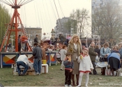 Plac Zawiszy - wesołe miasteczko